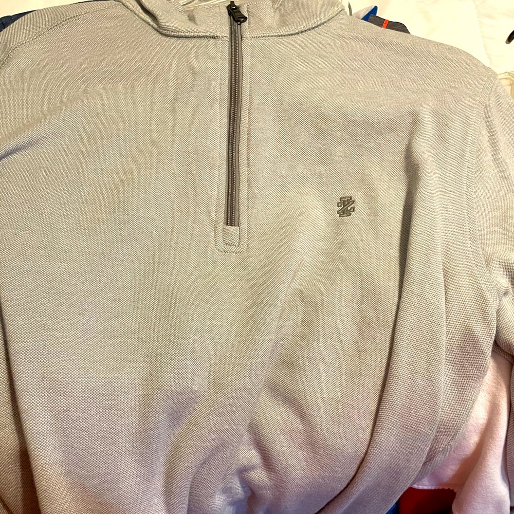 Men’s Medium IZOD half zip